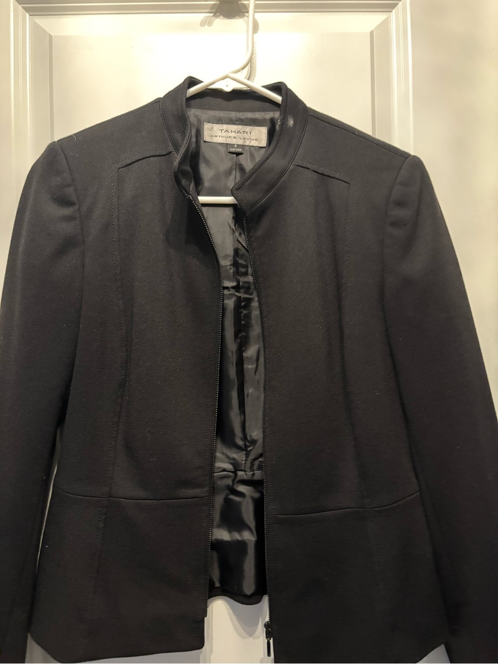 Women’s Black Zip-Front Black Blazer size 6 NWOT